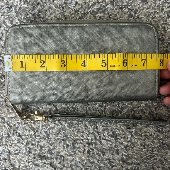 5/$25 Dasein silver/gray wallet with wristlet 7.5”x4” - Picture 5 of 6